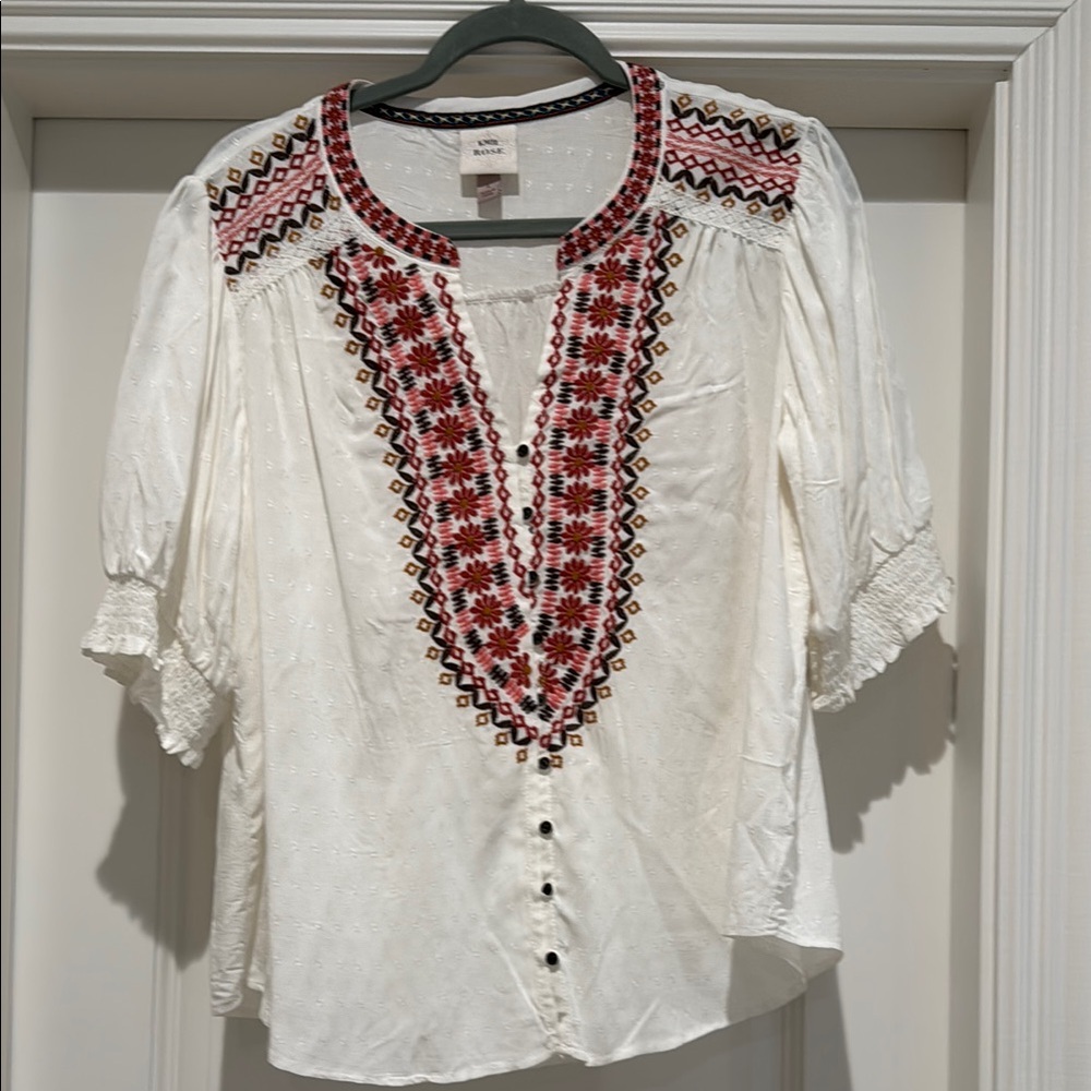 Knox Rose White and Red Embroidered Flutter Sleeve Blouse